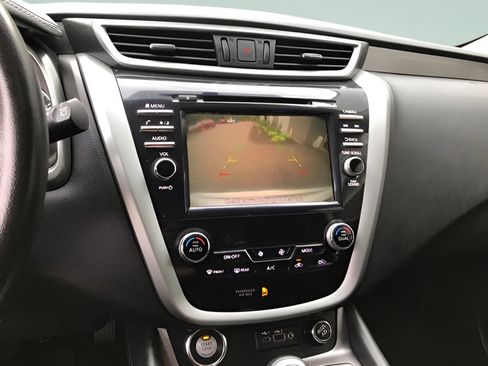 Used 2019 Nissan Murano SV AWD/4WD image 18
