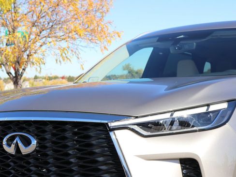 Certified 2025 INFINITI QX60 Luxe image 11