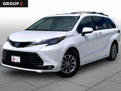 Certified 2025 Toyota Sienna XLE w/ XLE Plus Package