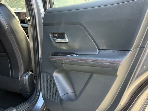 Used 2025 Nissan Kicks SR image 27