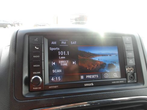 Used 2019 Dodge Grand Caravan SXT FWD image 15