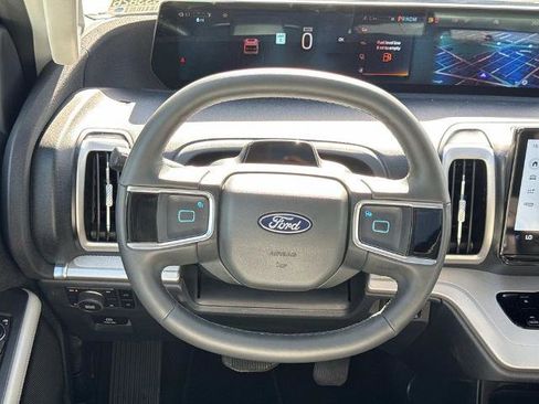 Certified 2025 Ford Expedition Active image 13