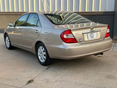 Used 2004 Toyota Camry XLE image 10