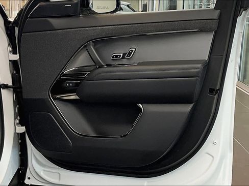 Used 2024 Land Rover Range Rover Sport SE image 23