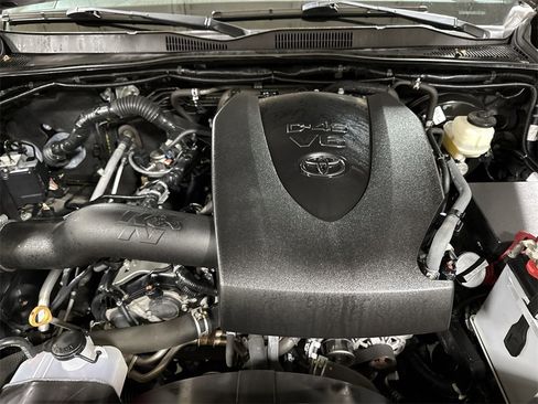 Used 2019 Toyota Tacoma SR5 image 24