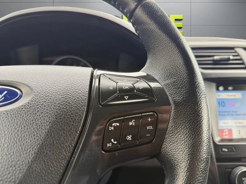 Used 2018 Ford Explorer XLT w/ Equipment Group 202A AWD/4WD image 28