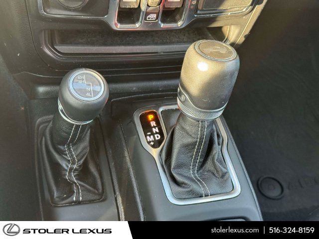 Used 2021 Jeep Wrangler Unlimited Sahara AWD/4WD image 35