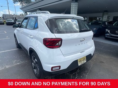 Used 2025 Hyundai Venue SEL FWD image 5