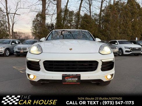 Used 2017 Porsche Cayenne S image 2
