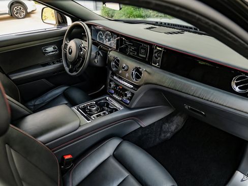 Used 2022 Rolls-Royce Ghost image 40