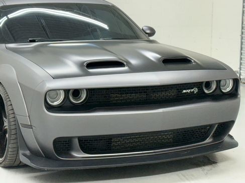 Used 2019 Dodge Challenger SRT Hellcat Redeye image 9