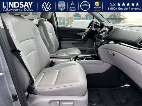 Used 2021 Honda Pilot Touring image 11