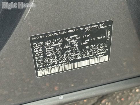 Used 2025 Volkswagen Atlas Cross Sport SE image 33