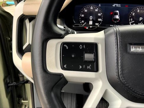 Used 2020 Land Rover Defender 110 HSE AWD/4WD image 23