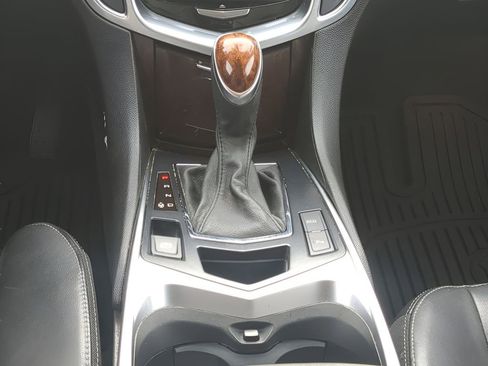 Used 2015 Cadillac SRX Luxury image 25