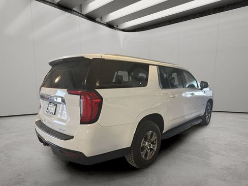 Used 2021 GMC Yukon XL SLE AWD/4WD image 2