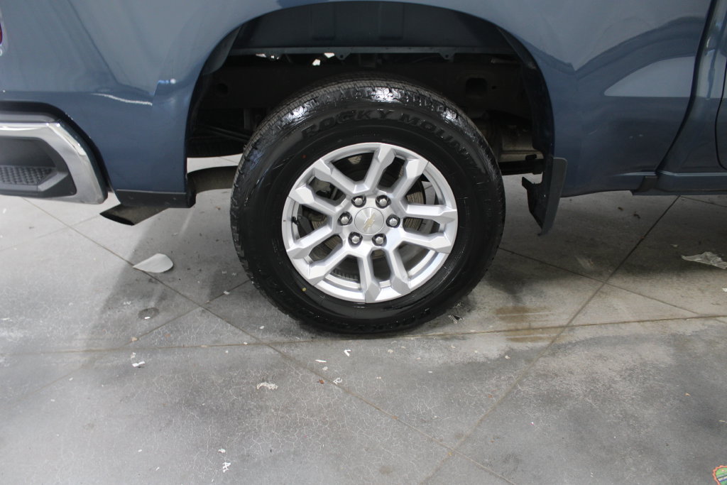 Used 2024 Chevrolet Silverado 1500 LT AWD/4WD image 17