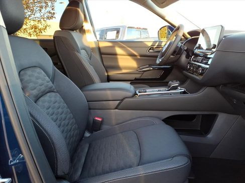 New 2025 Nissan Pathfinder SV image 6