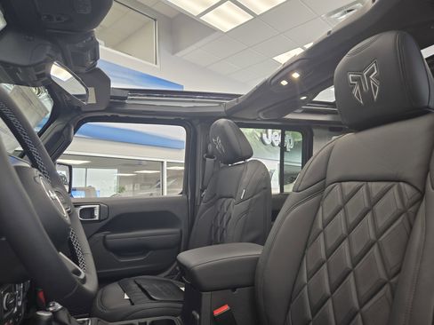 New 2025 Jeep Wrangler Unlimited Sport image 17