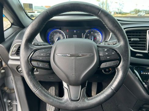 Used 2020 Chrysler Pacifica Touring-L Plus image 21