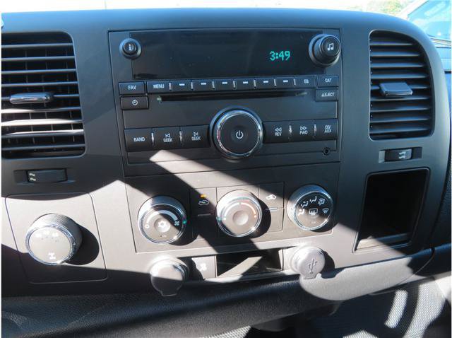 Used 2011 Chevrolet Silverado 2500 LT w/ Interior Plus Package AWD/4WD image 6