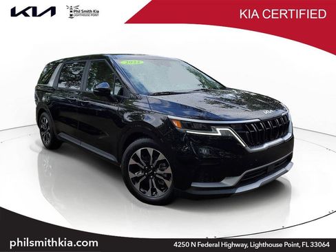 Used 2022 Kia Carnival EX FWD image 1