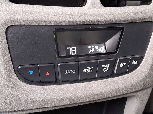 Used 2017 Honda Pilot EX-L image 12