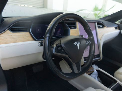 Used 2020 Tesla Model S Long Range Plus image 15