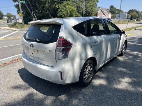 Used 2015 Toyota Prius V Five image 5