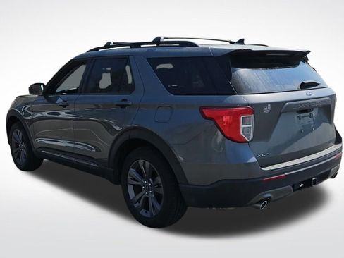 Used 2023 Ford Explorer XLT w/ Equipment Group 202A RWD image 11