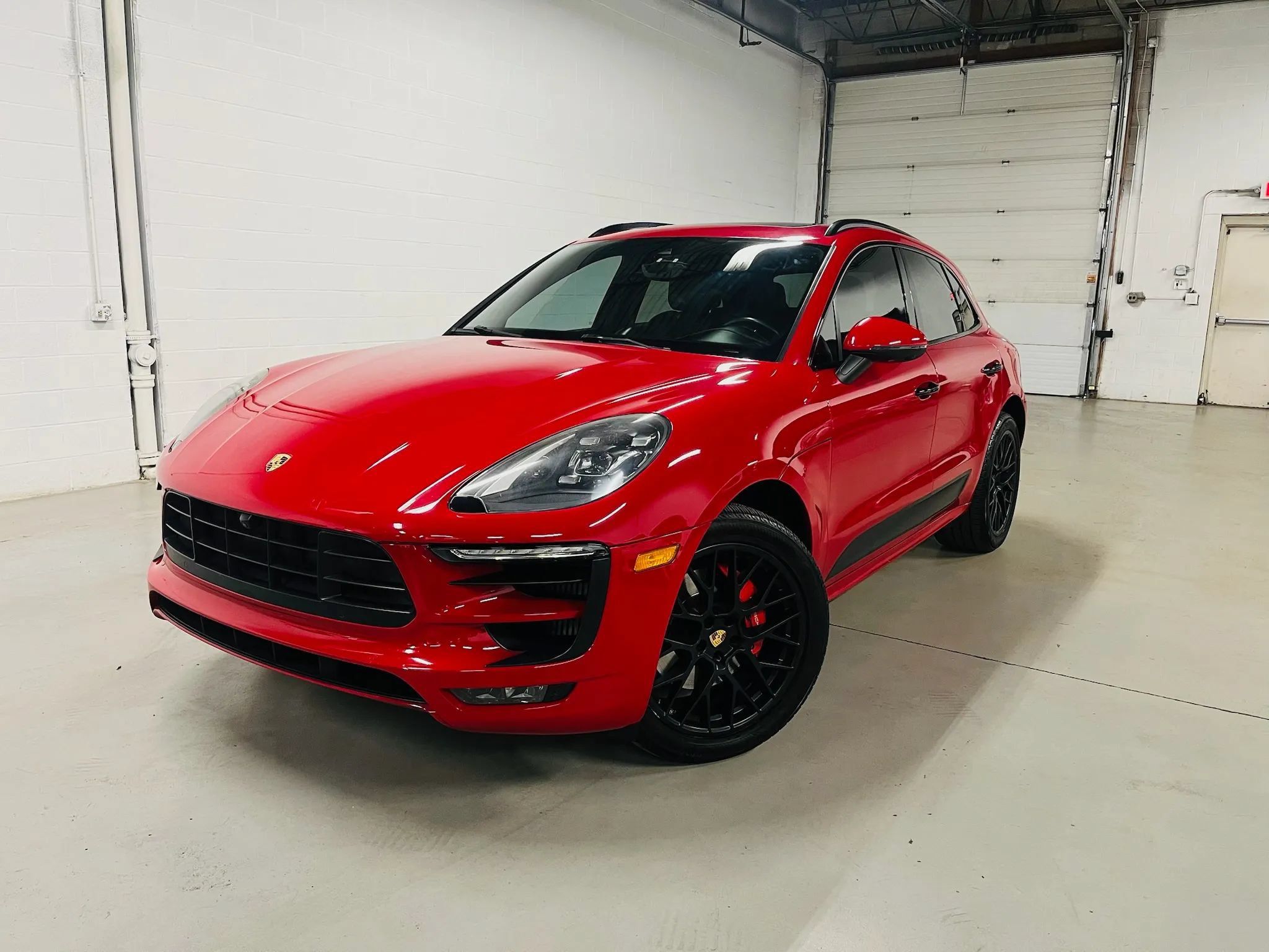 Used 2017 Porsche Macan GTS AWD/4WD image 1
