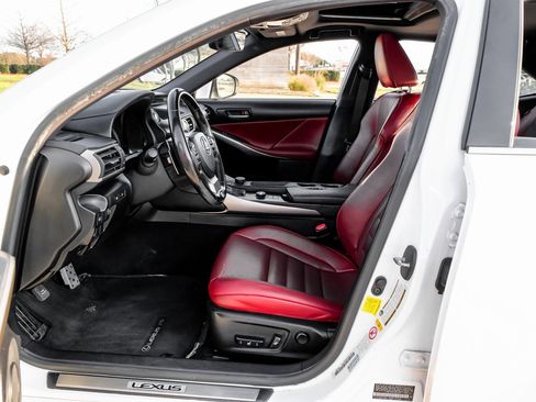 Used 2017 Lexus IS 200t F Sport image 4