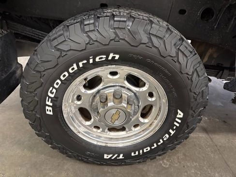 Used 2005 Chevrolet Silverado 2500 LS w/ Heavy-Duty Power Package image 11