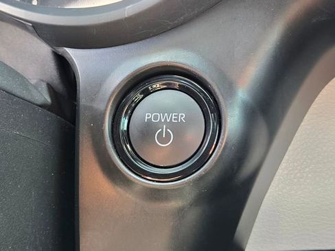 Used 2025 Toyota Sienna XSE w/ XSE Plus Package FWD image 33