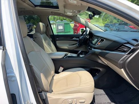 Used 2019 Buick Enclave Essence AWD/4WD image 28