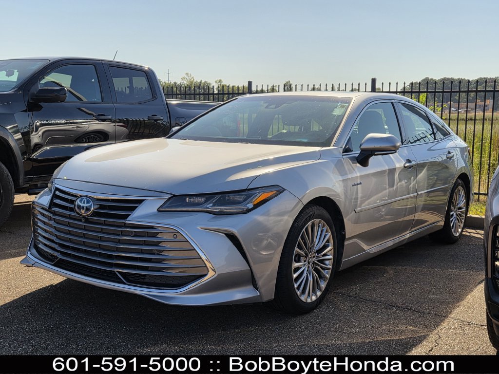 Used 2019 Toyota Avalon Limited w/ Advanced Safety Package FWD image 1