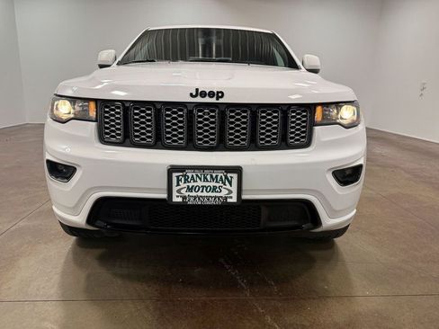 Used 2022 Jeep Grand Cherokee Altitude image 40
