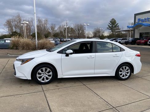 Used 2024 Toyota Corolla LE image 5