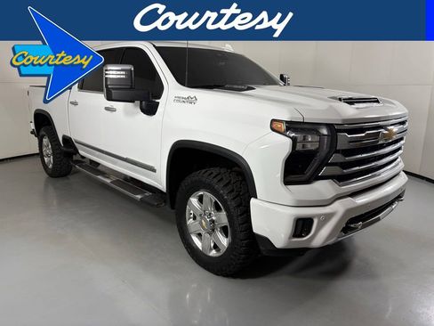 Used 2024 Chevrolet Silverado 3500 High Country w/ High Country Premium Package AWD/4WD image 1