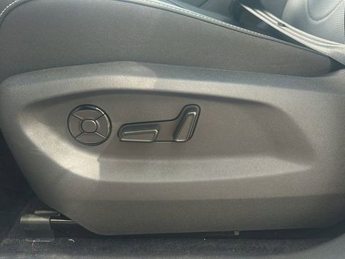 New 2026 Volkswagen Tiguan SE R-Line image 11