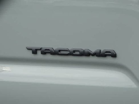 Used 2023 Toyota Tacoma TRD Off-Road image 9