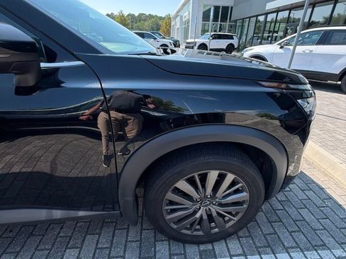 Used 2024 Nissan Pathfinder SL w/ SL Premium Package FWD image 14