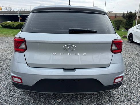 Used 2023 Hyundai Venue SEL image 6
