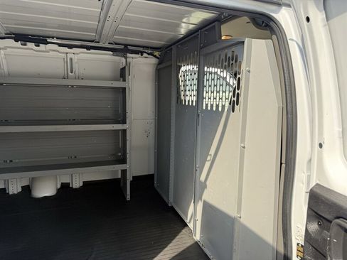 Used 2022 Chevrolet Express 3500 Extended w/ Driver Convenience Package RWD image 16