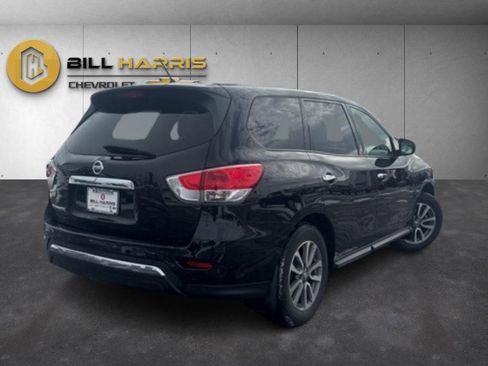 Used 2015 Nissan Pathfinder S image 2