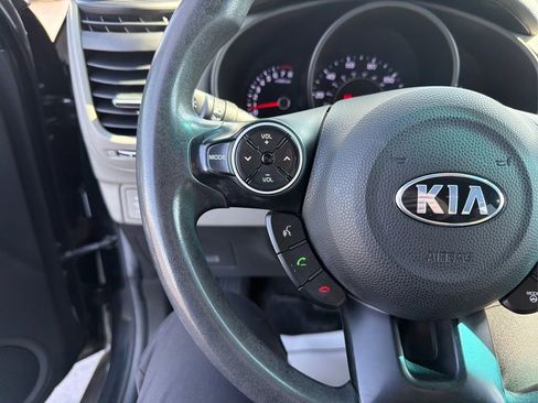 Used 2015 Kia Soul FWD image 26