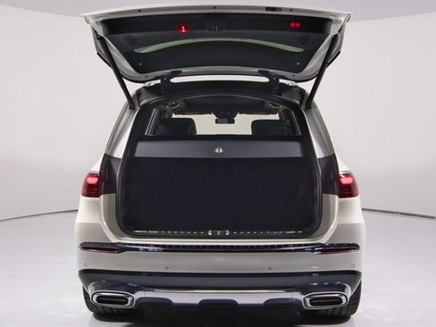 Used 2024 Mercedes-Benz Maybach GLS 600 4MATIC image 44