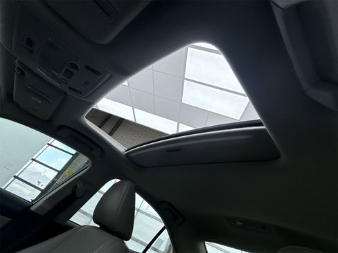 Used 2016 Lexus IS 200t image 35