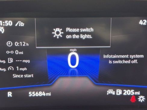 Used 2022 Volkswagen Tiguan SE image 11