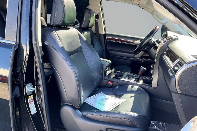 Used 2017 Lexus GX 460 Premium w/ Premium Package AWD/4WD image 9